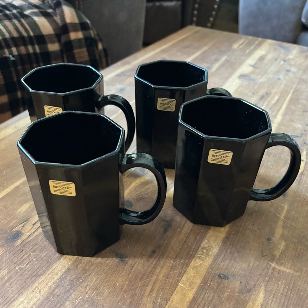 Arcoroc Black Milk Glass Mugs Set of 4 Never Used Vintage 1980s France